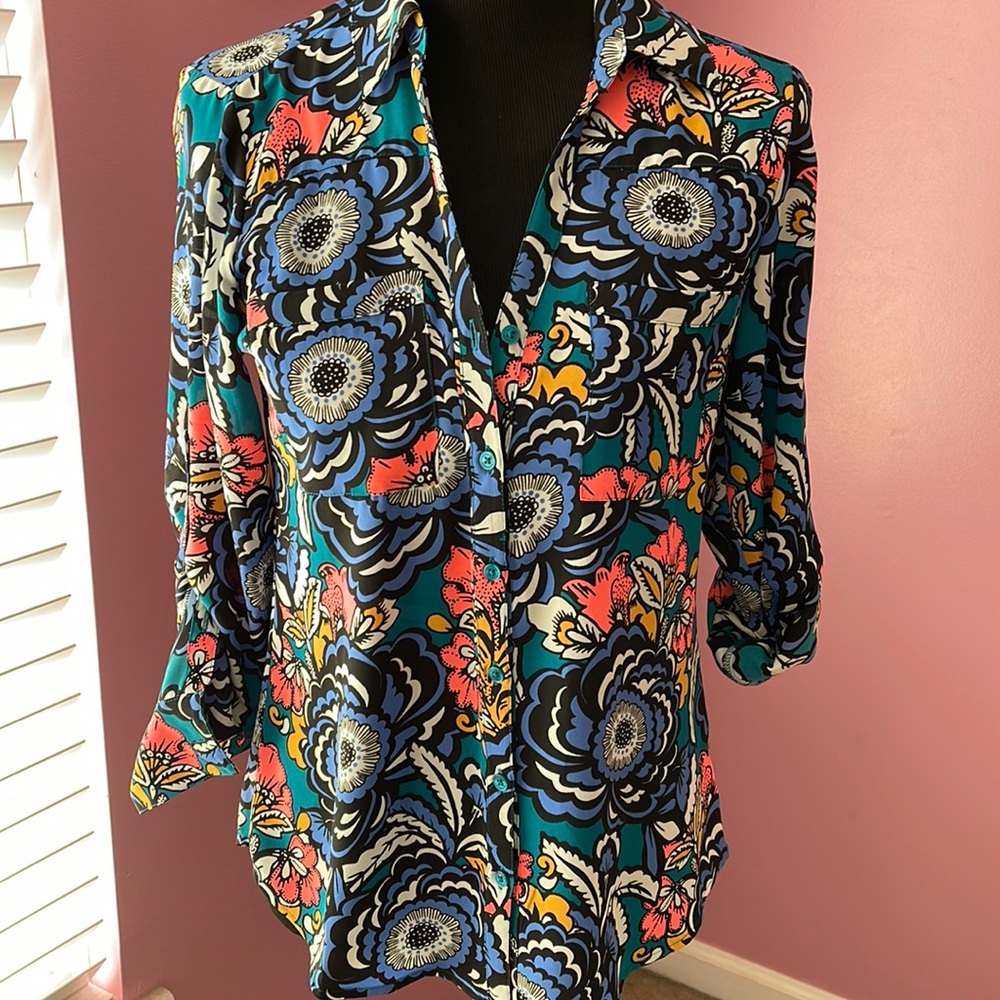 Stunning Express Small blouse